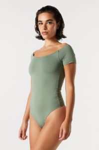 Combiné contour à épaules dénudées sold by Urban Planet