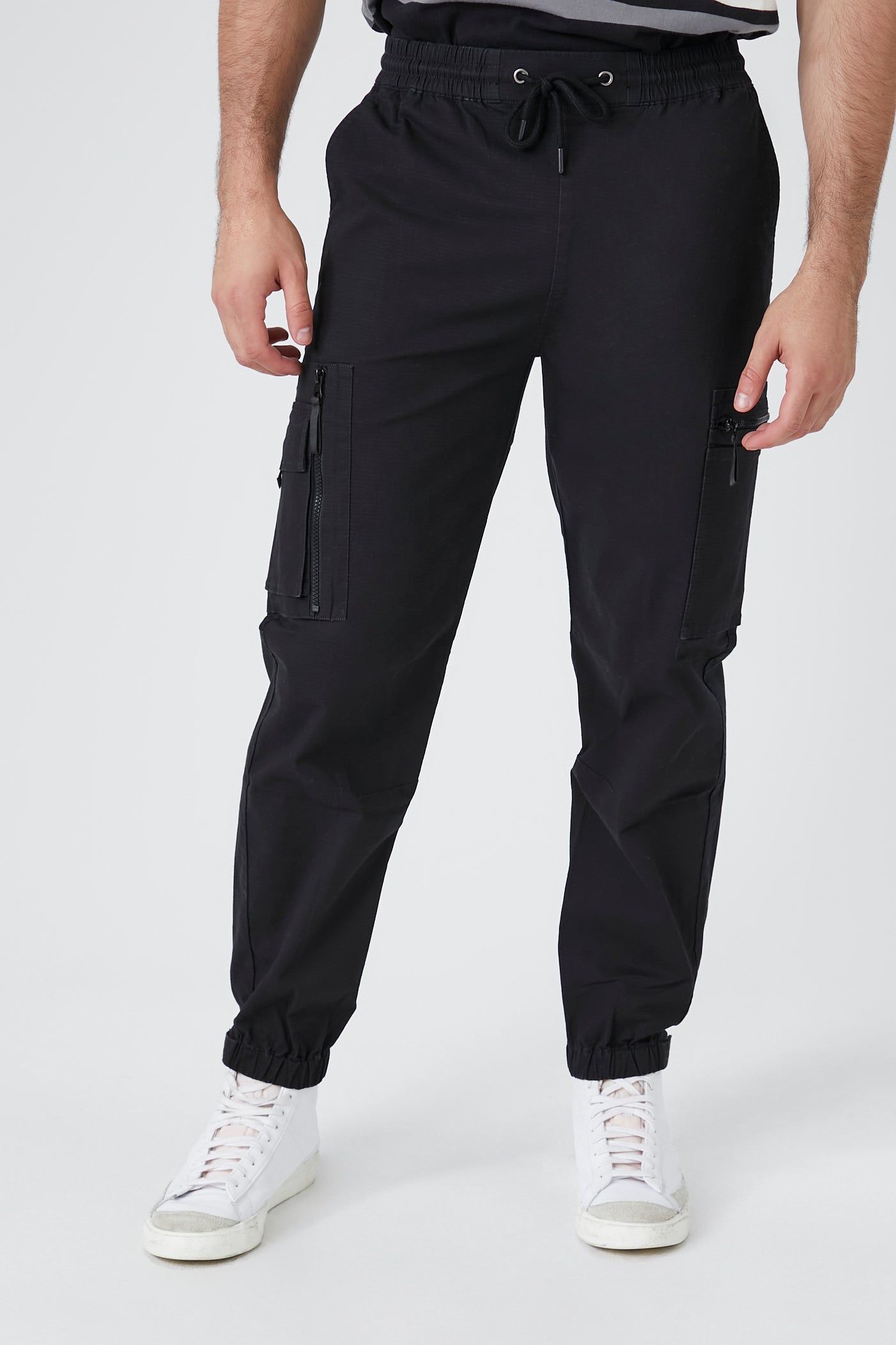 Jogger cargo à taille coulissante sold by Urban Planet