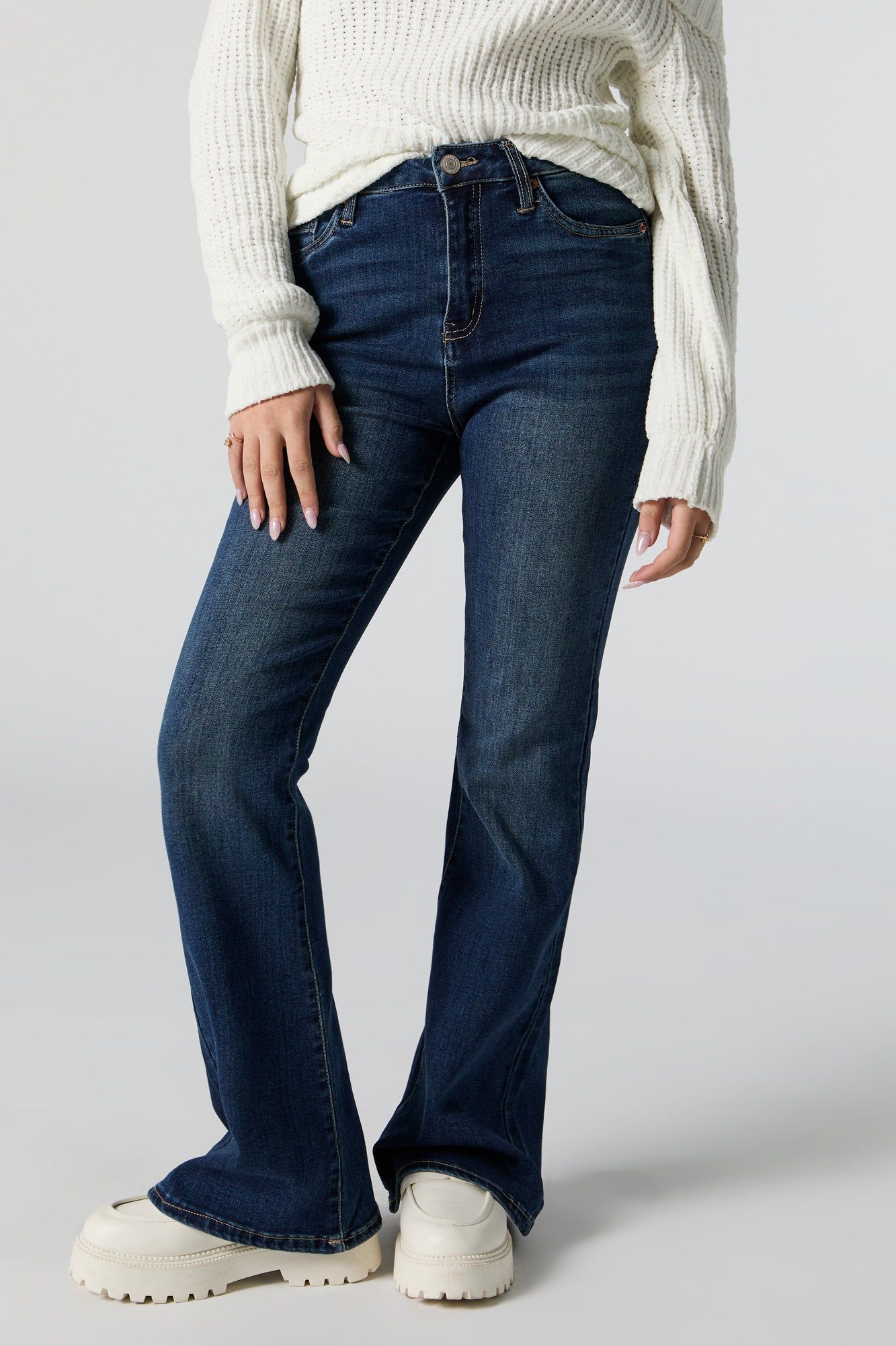 Jean évasé à taille haute lavé foncé Austin sold by Urban Planet product image thumbnail 2