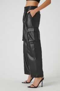 Pantalon cargo en similicuir sold by Urban Planet
