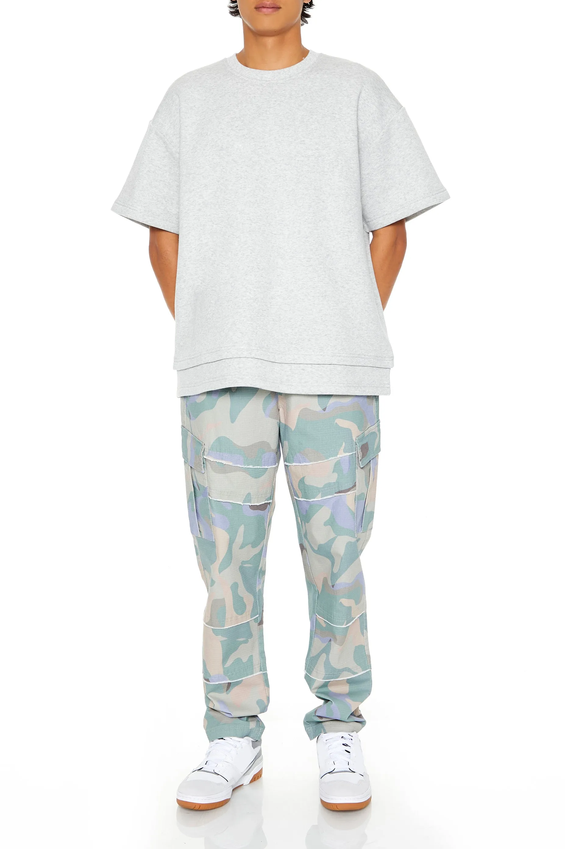 Pantalon cargo effiloché à imprimé camouflage sold by Urban Planet product image thumbnail 2