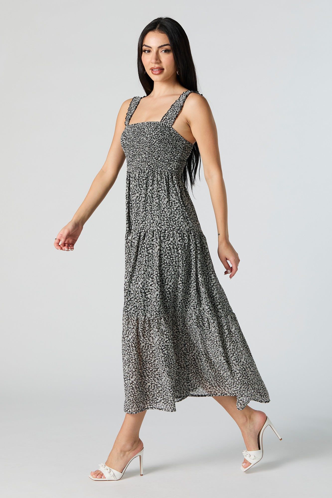 Robe midi volantée fleurie en chiffon avec encolure carrée sold by Urban Planet product image thumbnail 2