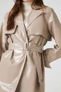 Trench en similicuir avec ceinture sold by Urban Planet