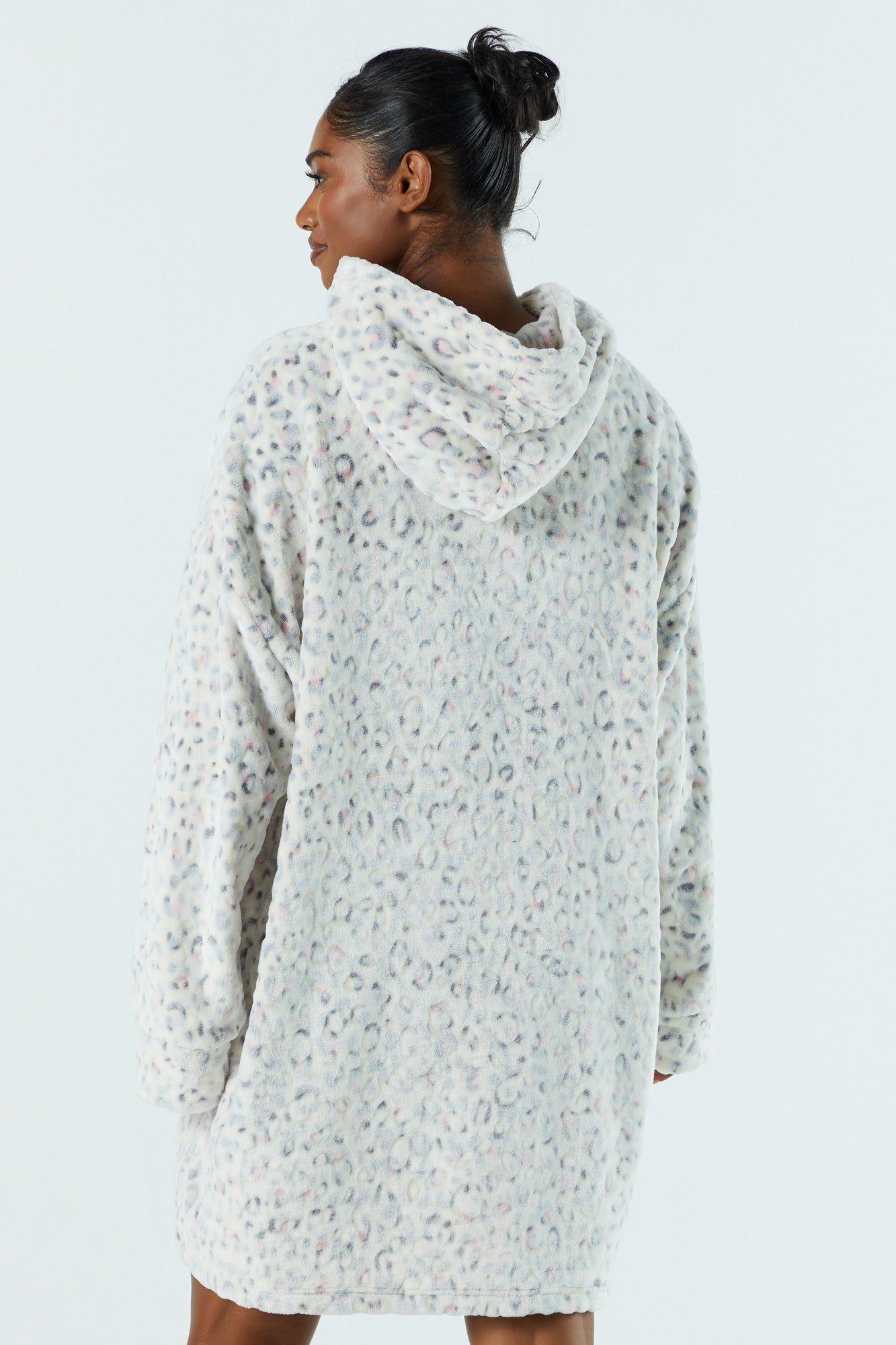 Haut surdimensionné avec motif guépard sold by Urban Planet product image thumbnail 2