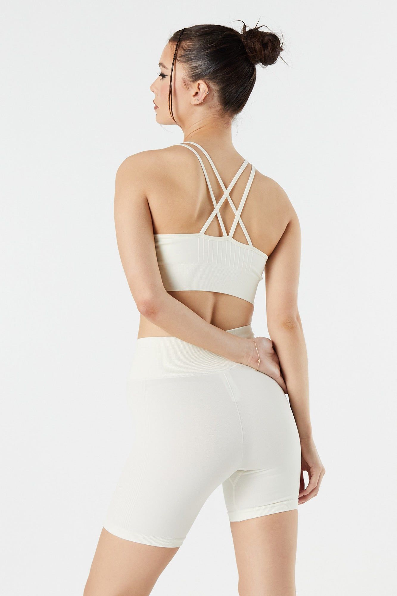 Soutien-gorge de sport sans couture à bretelles croisées sold by Urban Planet product image thumbnail 6