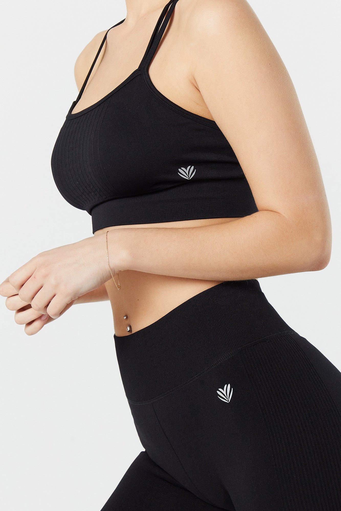 Soutien-gorge de sport sans couture à bretelles croisées sold by Urban Planet product image thumbnail 4