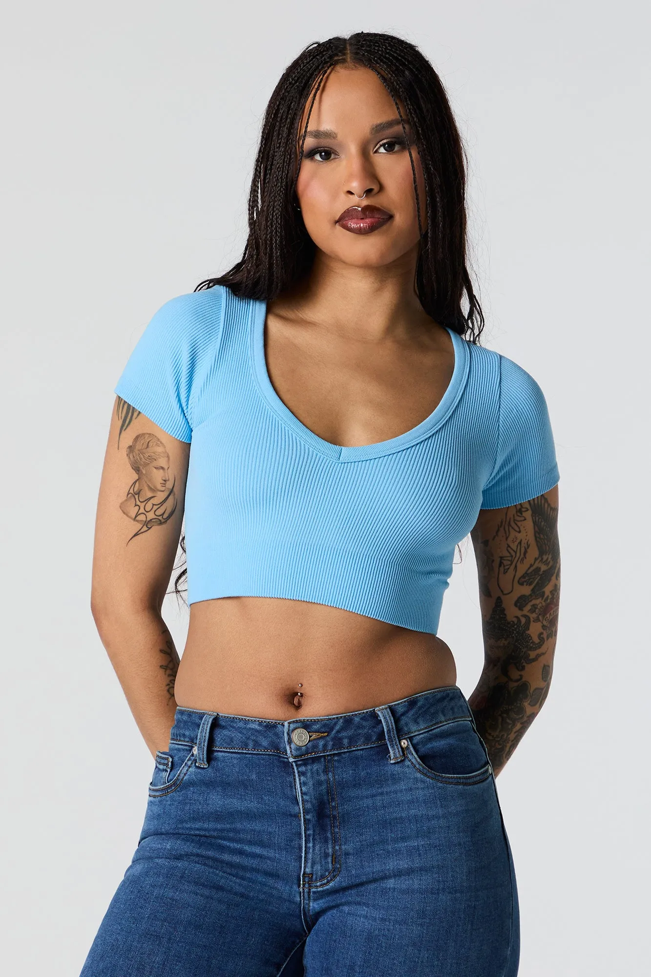 Haut court sans couture à manches courtes avec décolleté plongeant en V sold by Urban Planet product image thumbnail 4