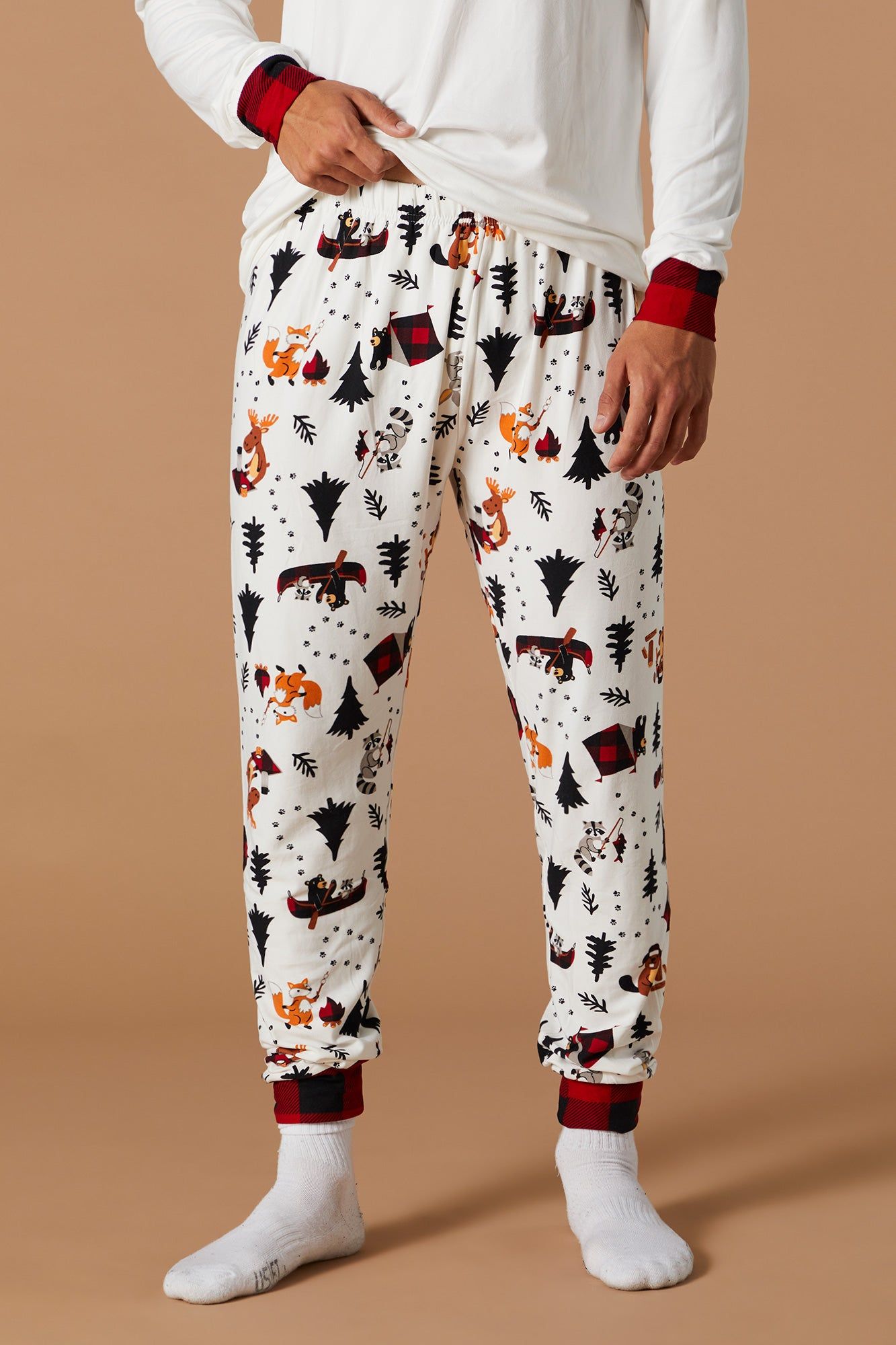 Ensemble pyjama Unisexe Pyjamas de famille à imprimé Forêt sold by Urban Planet product image thumbnail 4