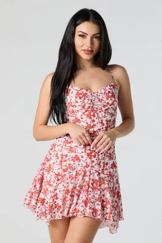 Minirobe fleurie en chiffon avec décolleté en coeur sold by Urban Planet