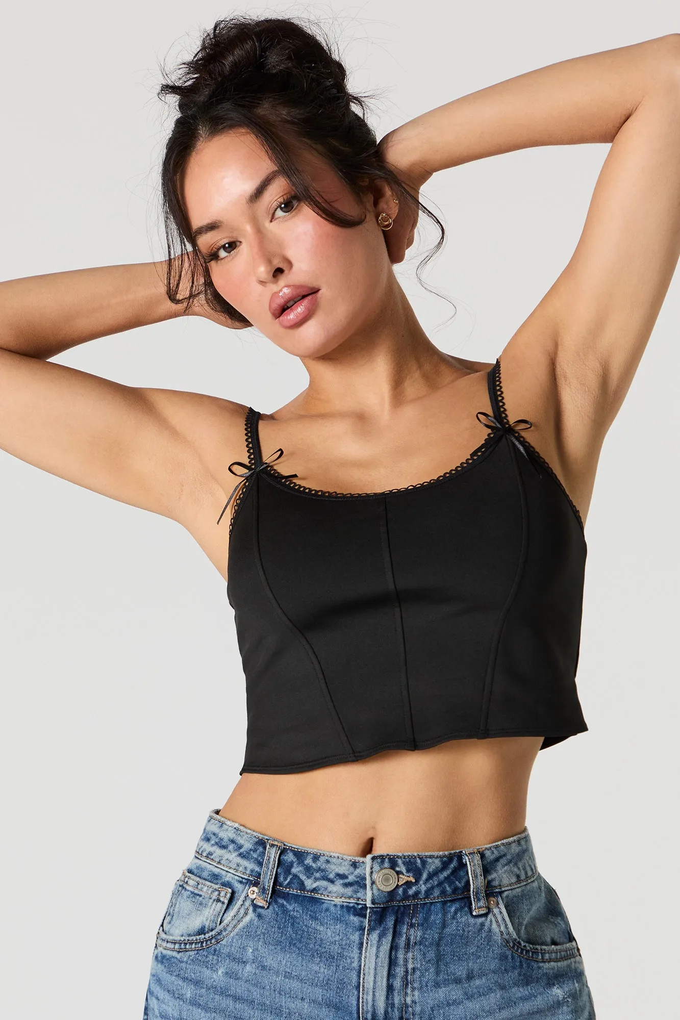 Débardeur de style corset avec liséré de dentelle avec boucles sold by Urban Planet