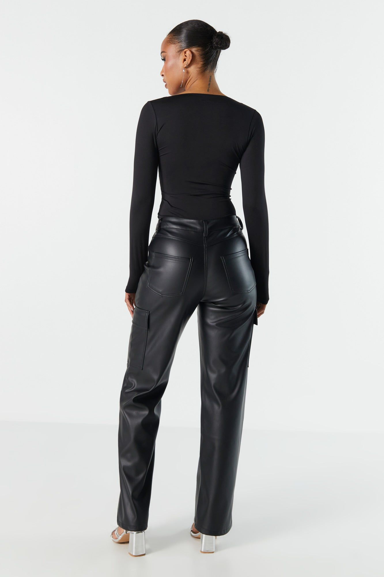 Pantalon cargo en similicuir sold by Urban Planet product image thumbnail 4