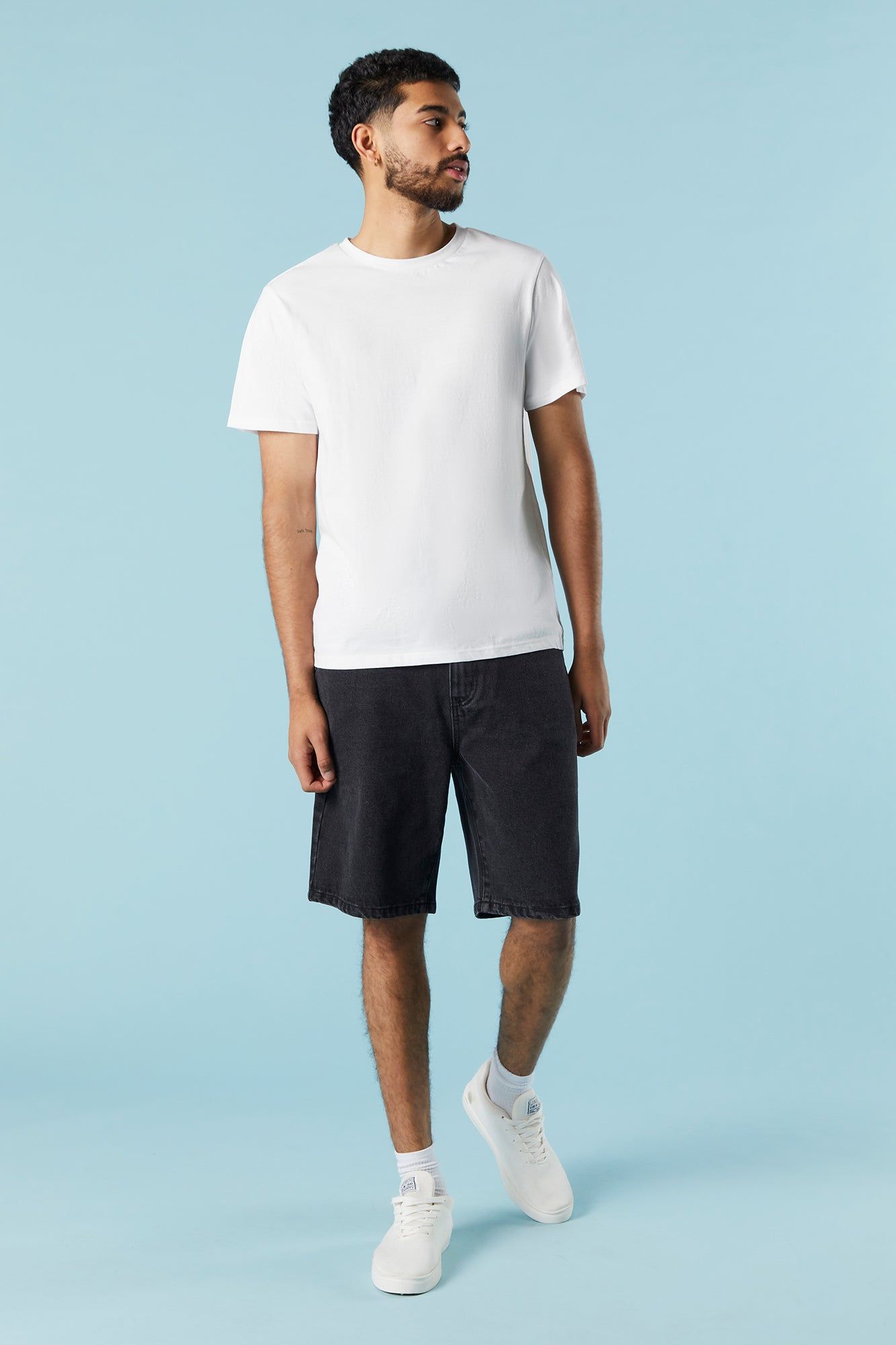 Short en denim décontracté délavé noir sold by Urban Planet product image thumbnail 3