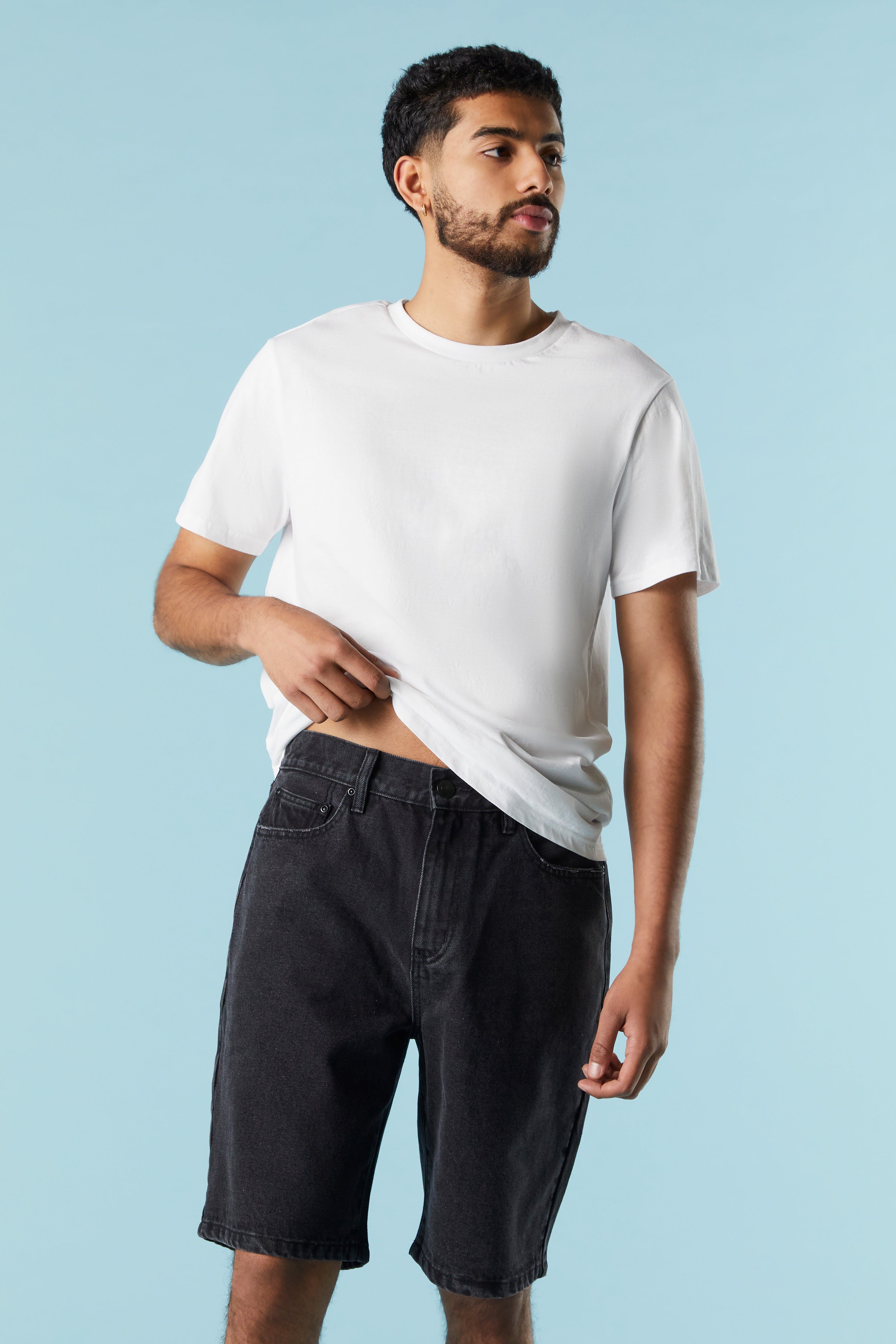 Short en denim décontracté délavé noir sold by Urban Planet