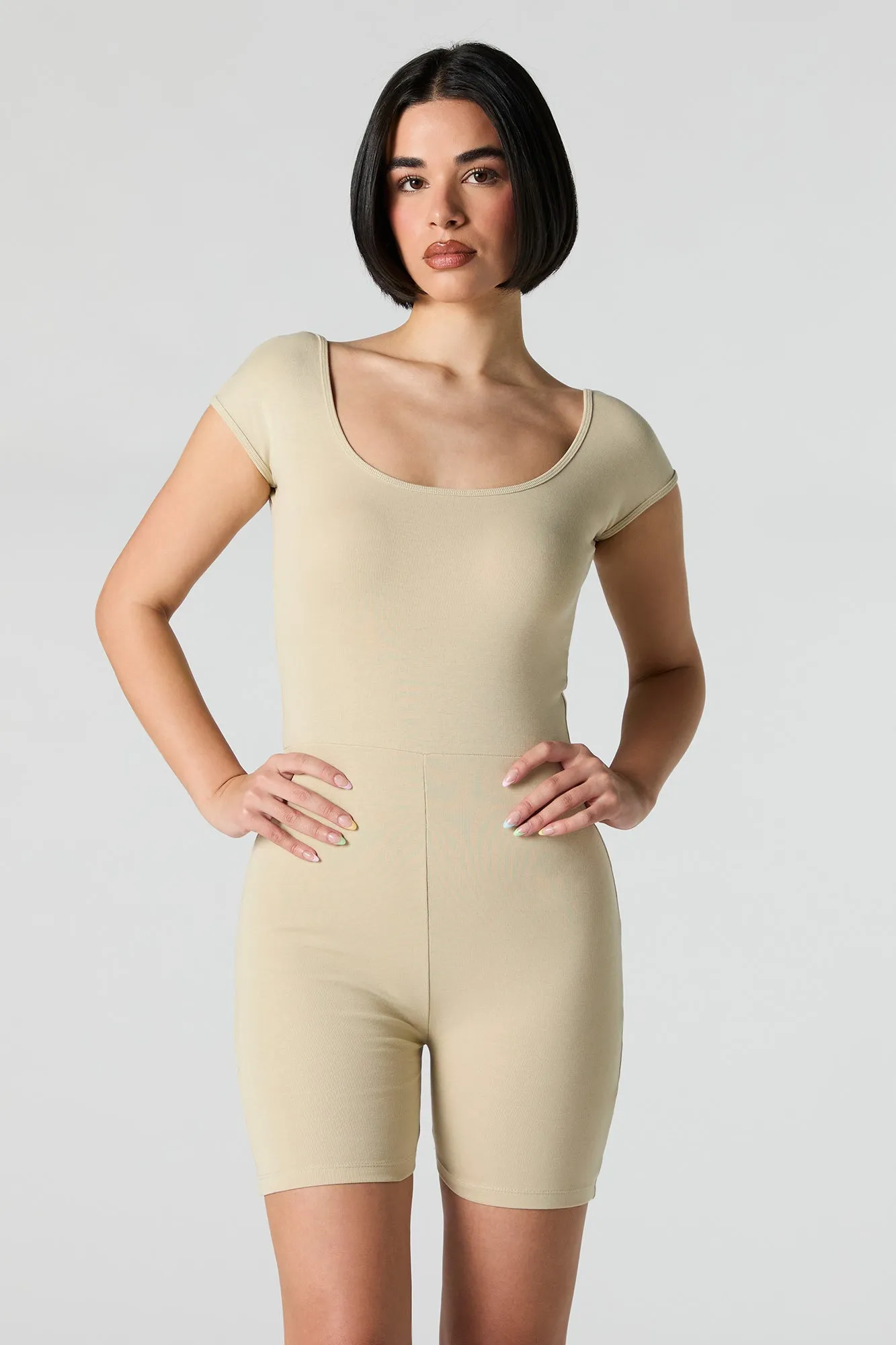 Combi-short à manches courtes avec encolure dégagée sold by Urban Planet