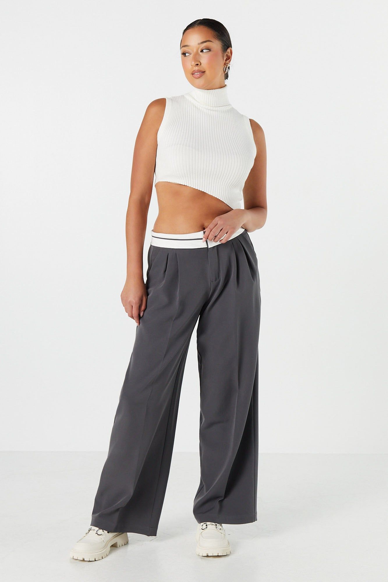 Pantalon à jambe large sold by Urban Planet