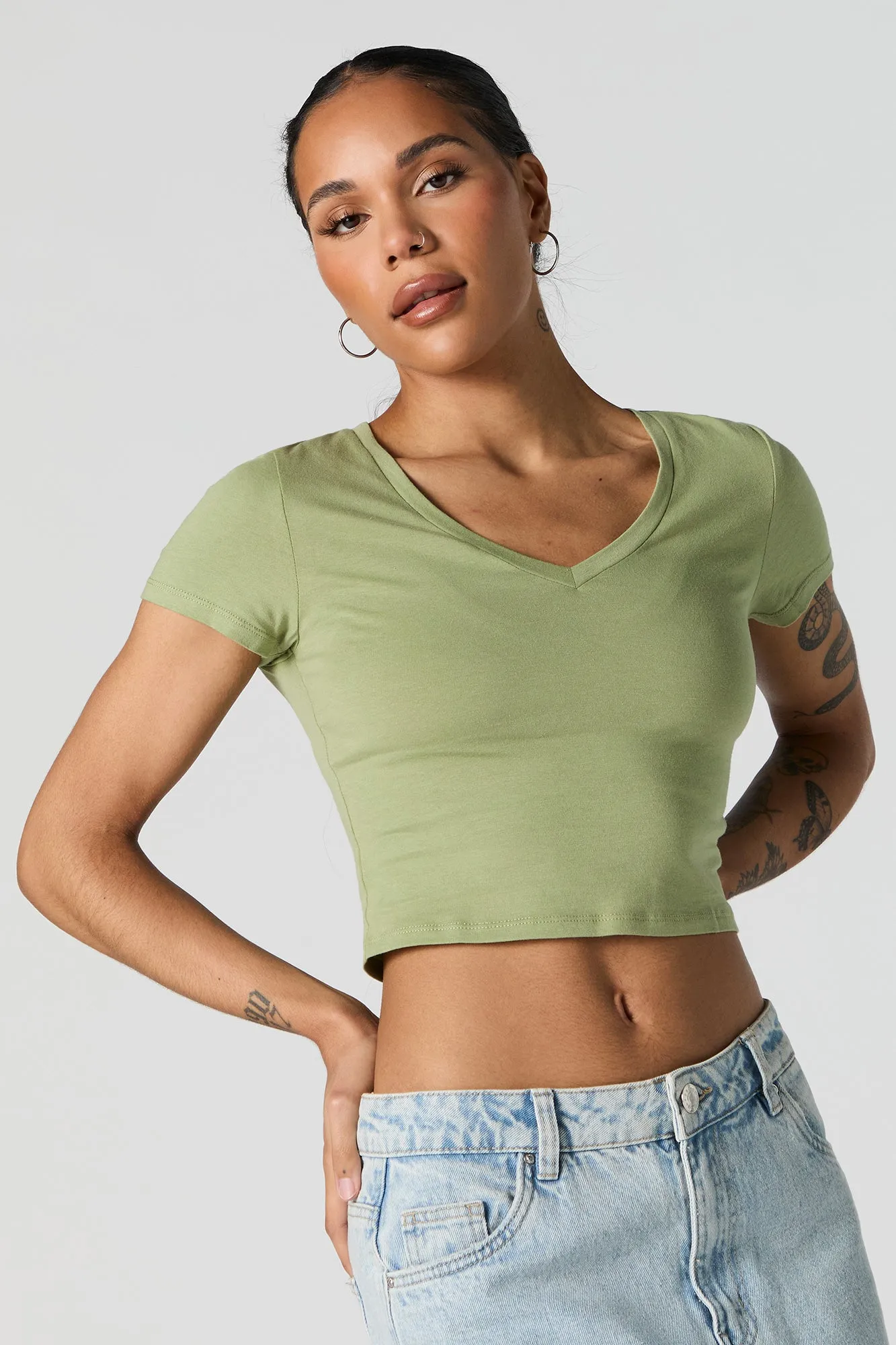 Haut écourté à col en V sold by Urban Planet product image thumbnail 4