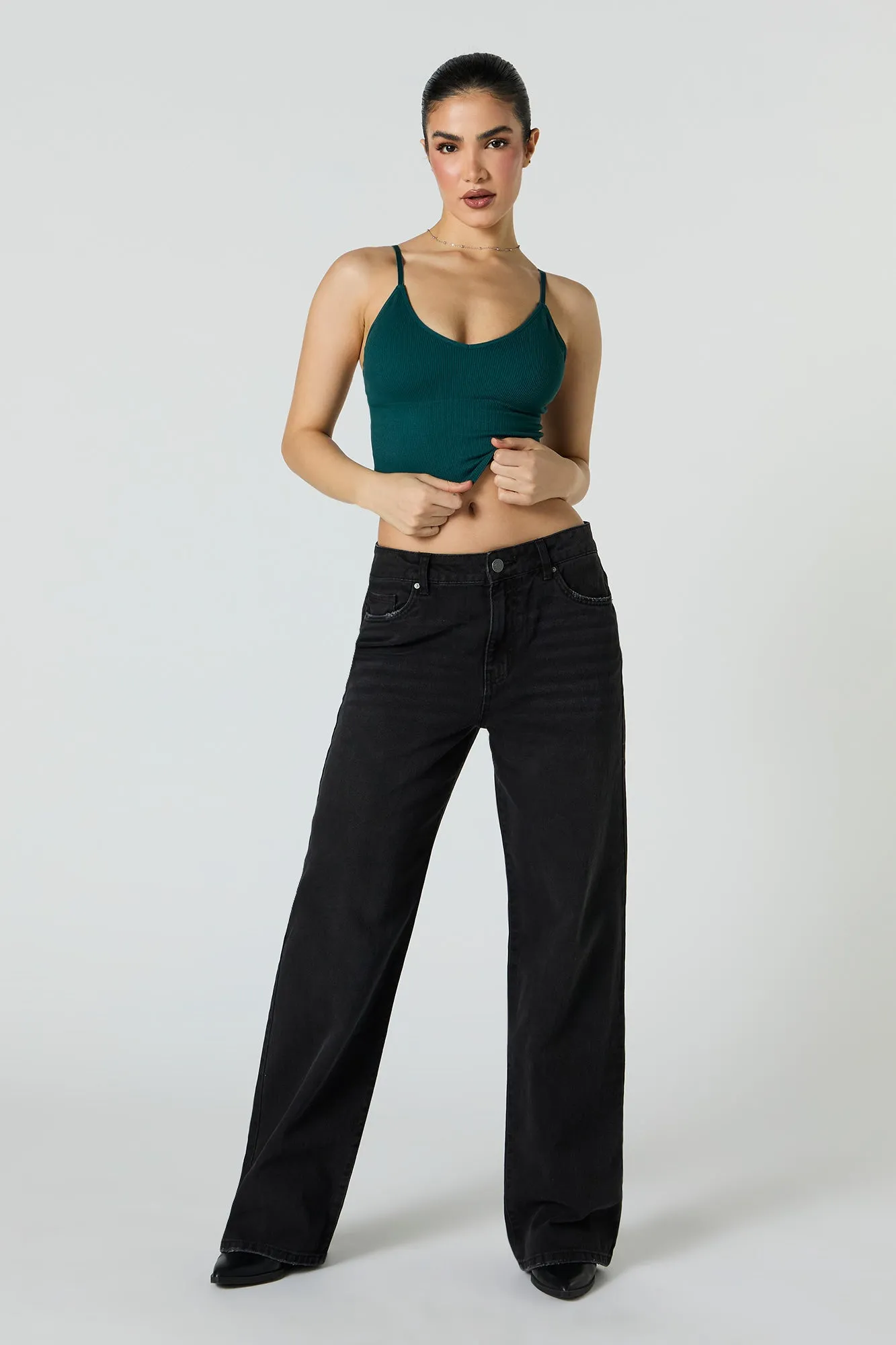 Camisole côtelé sans couture avec encolure en V et bonnets intégrés sold by Urban Planet product image thumbnail 3