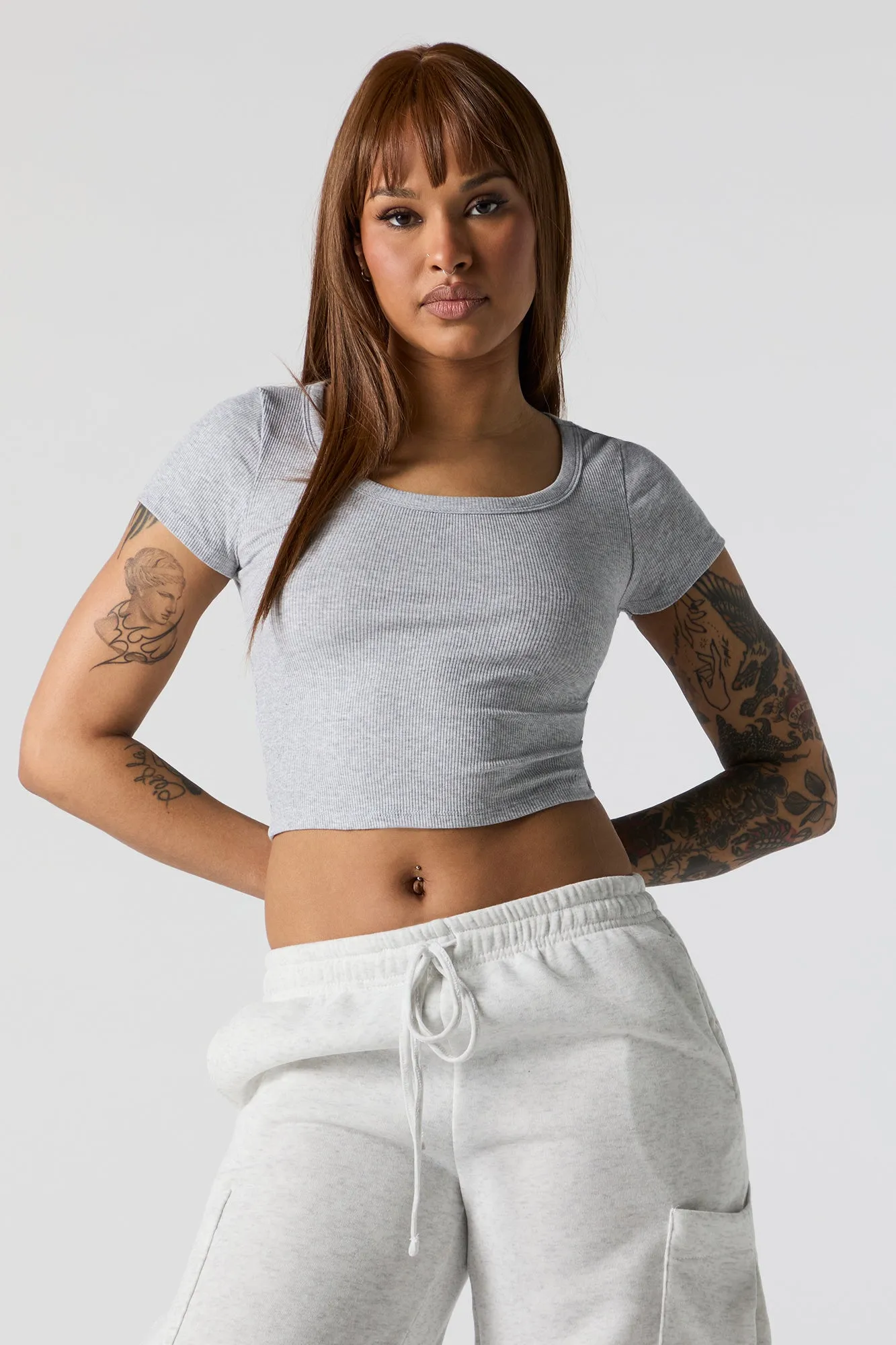 T-shirt côtelé court avec encolure arrondie sold by Urban Planet