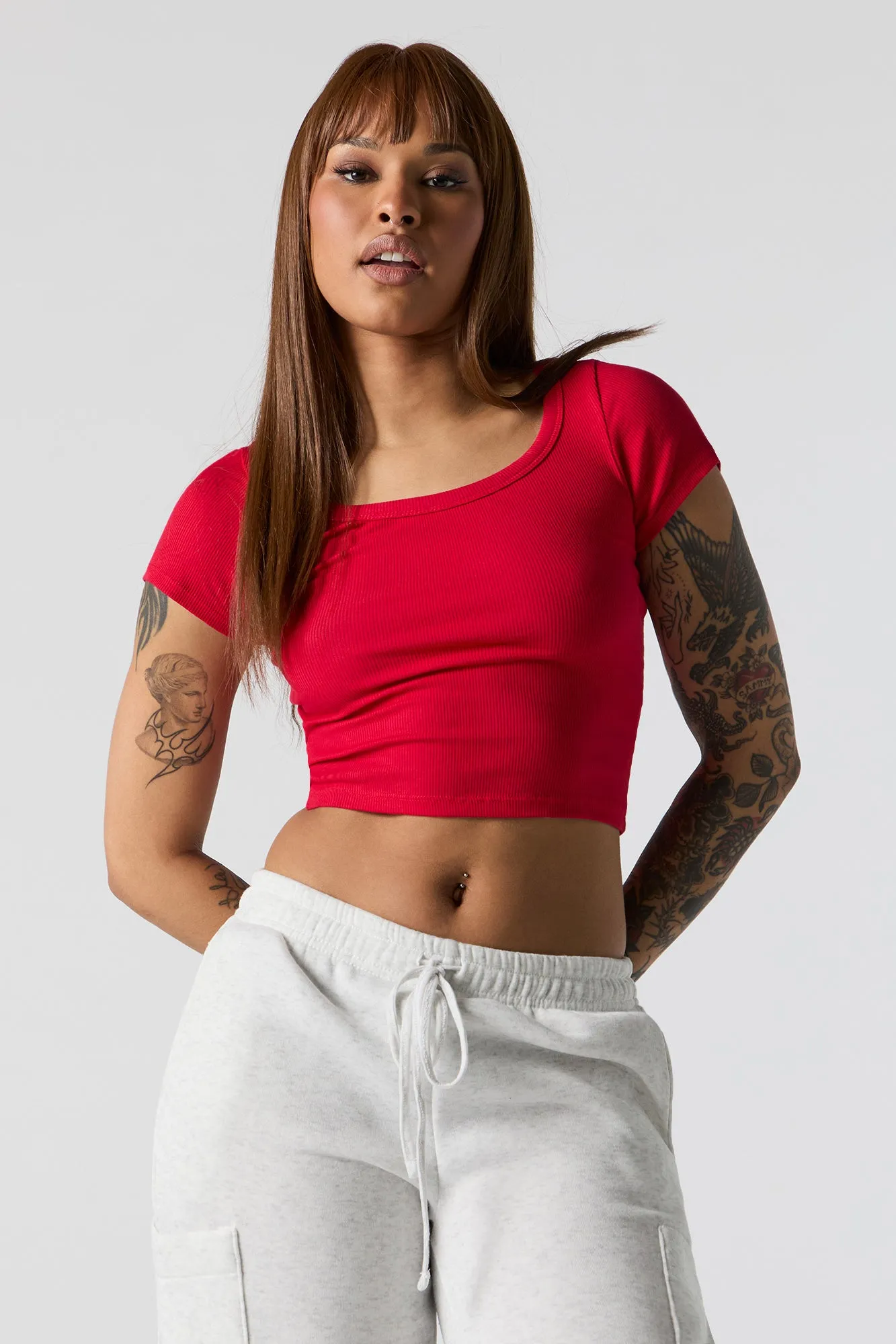 T-shirt côtelé court avec encolure arrondie sold by Urban Planet product image thumbnail 4