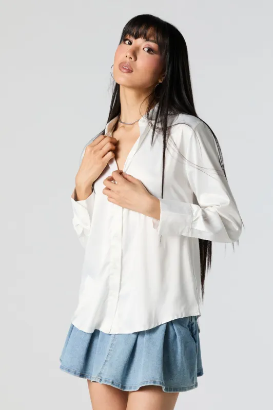 Haut en satin à manches longues avec col sold by Urban Planet