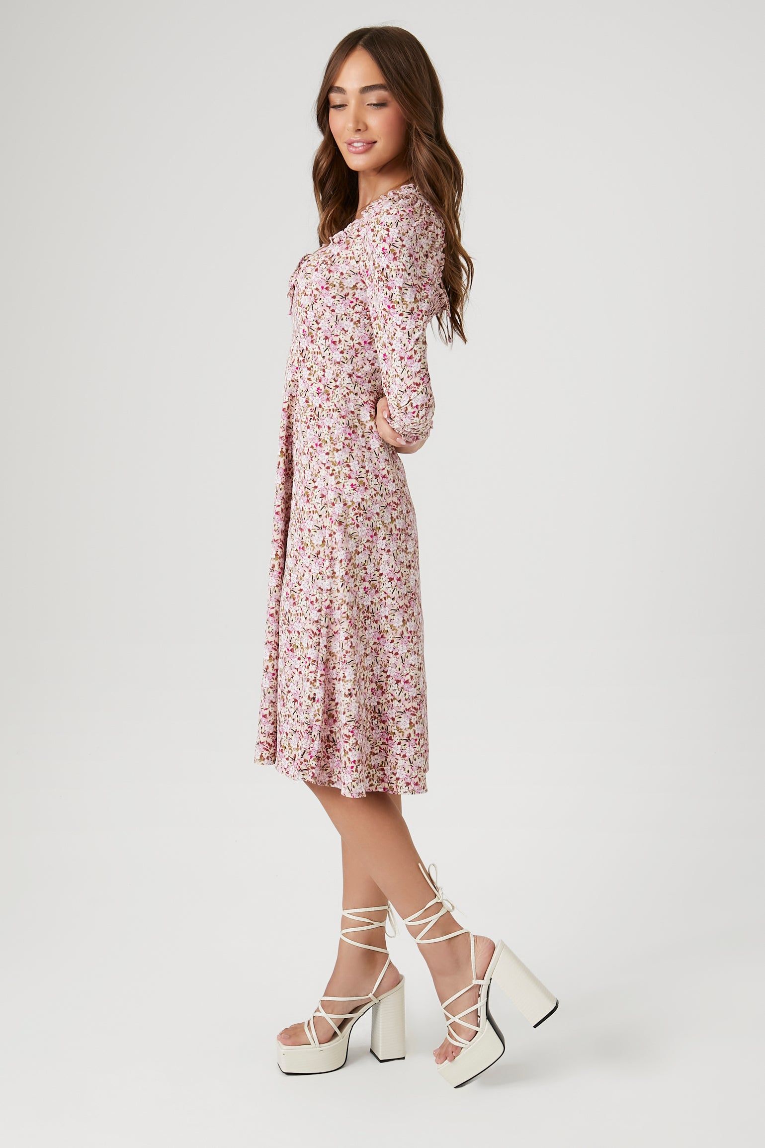 Robe midi fleurie avec encolure carrée sold by Urban Planet product image thumbnail 3