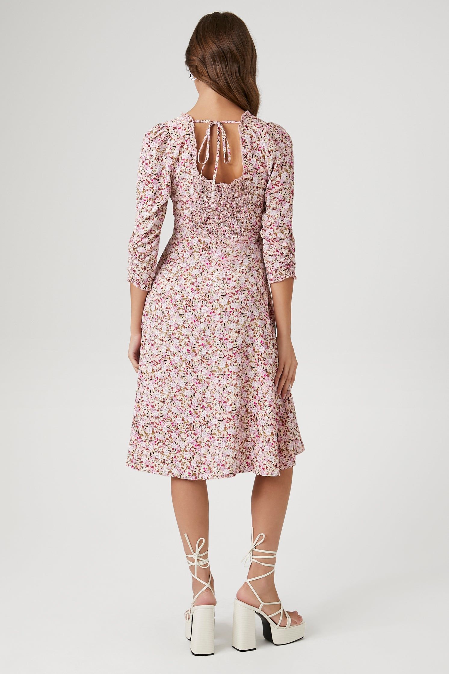 Robe midi fleurie avec encolure carrée sold by Urban Planet product image thumbnail 2