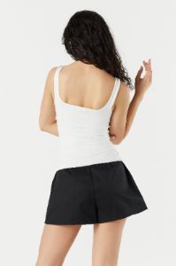 Débardeur profilé à décolleté en coeur sold by Urban Planet