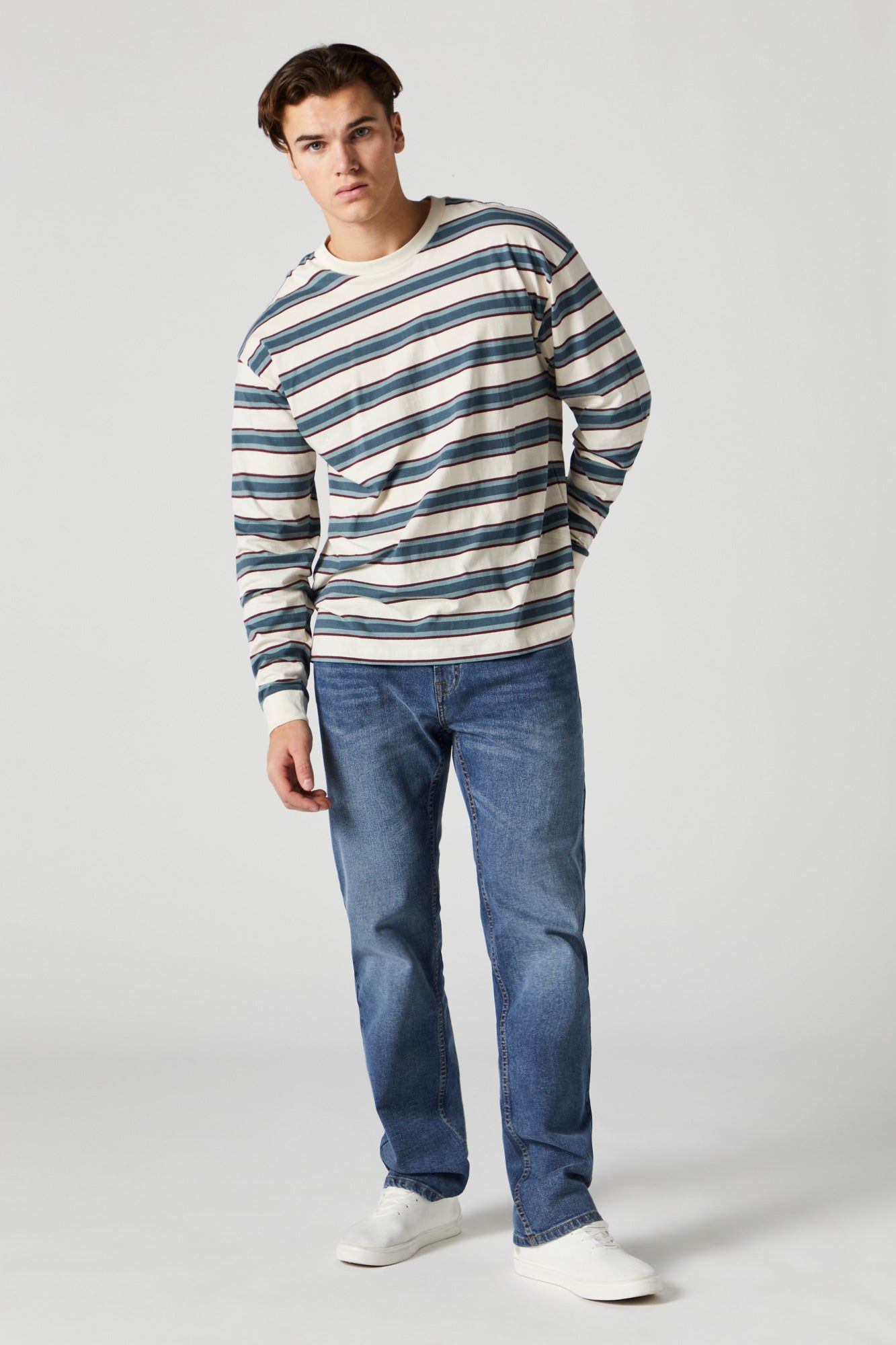 Jean régulier délavé moyen sold by Urban Planet product image thumbnail 3