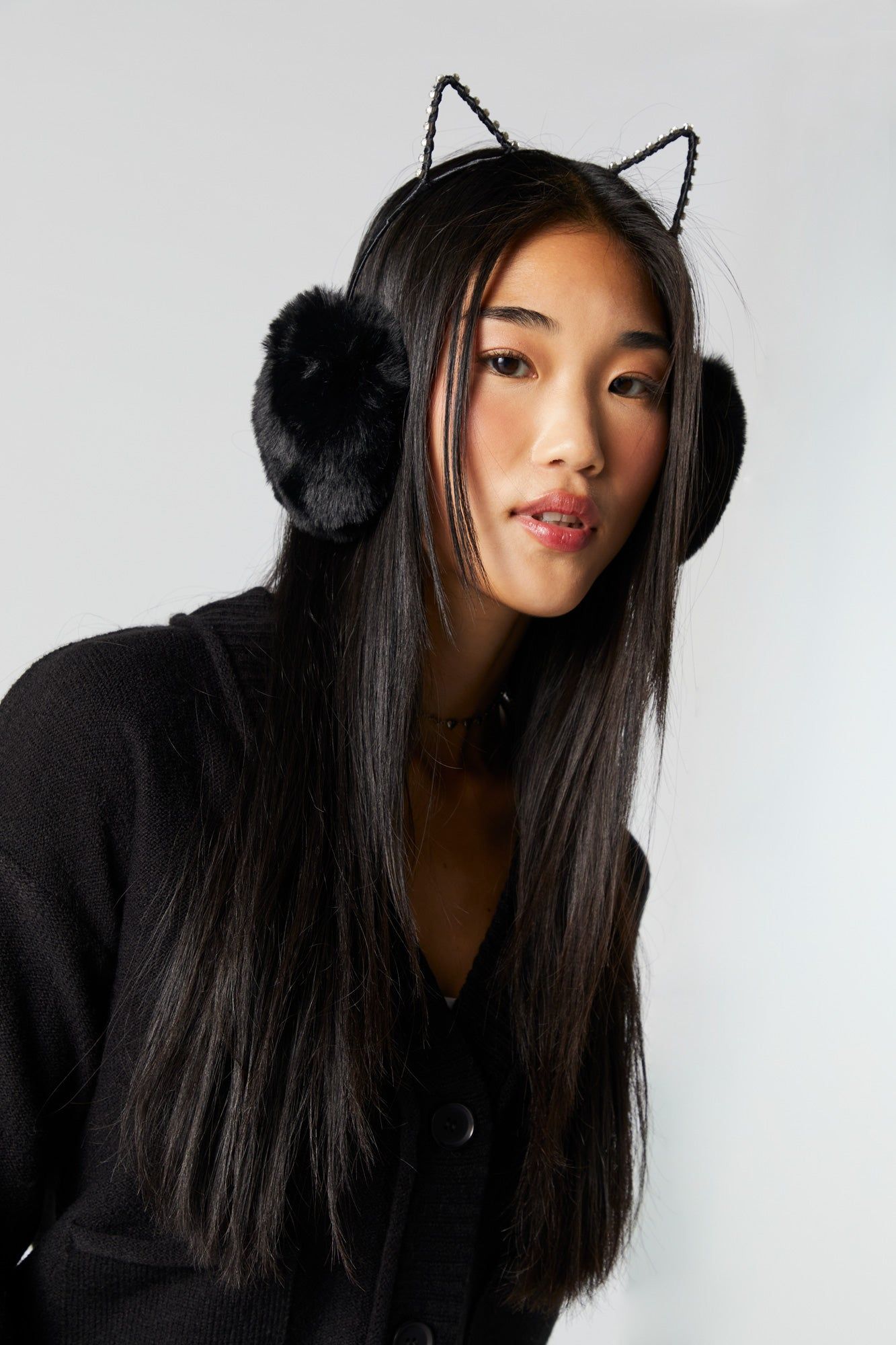 Cache-oreilles Chat sold by Urban Planet