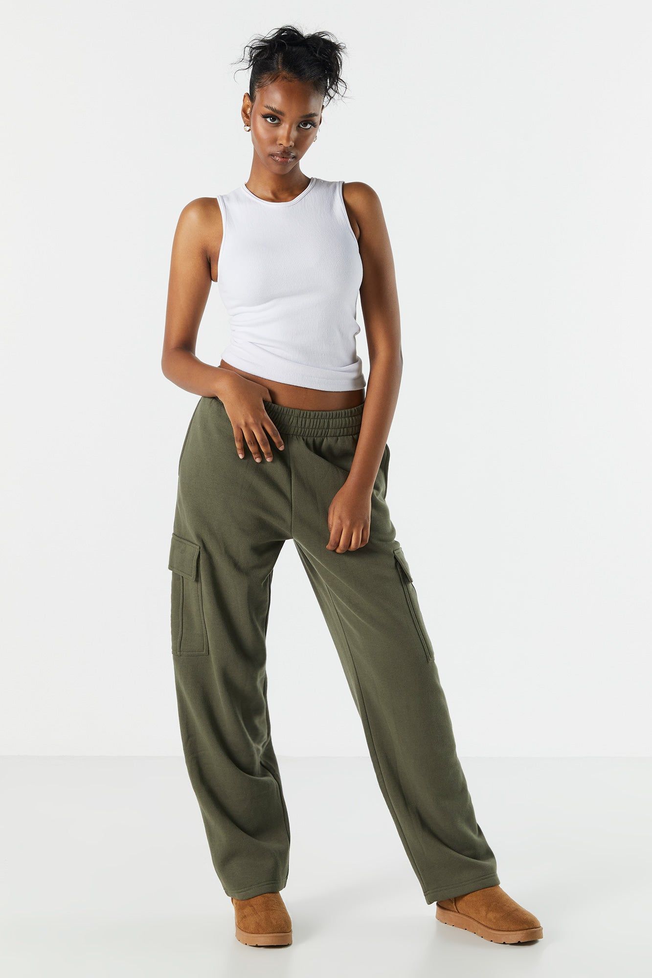 Pantalon cargo à jambe large en molleton sold by Urban Planet