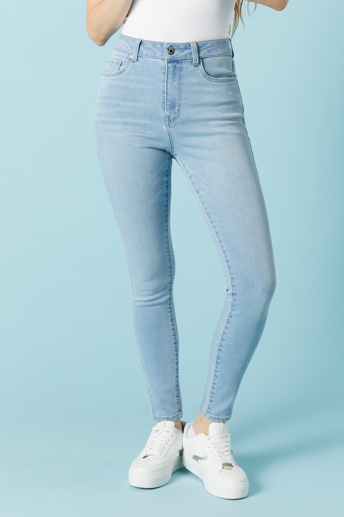 Jean ajusté Miami délavé pâle sold by Urban Planet product image thumbnail 2