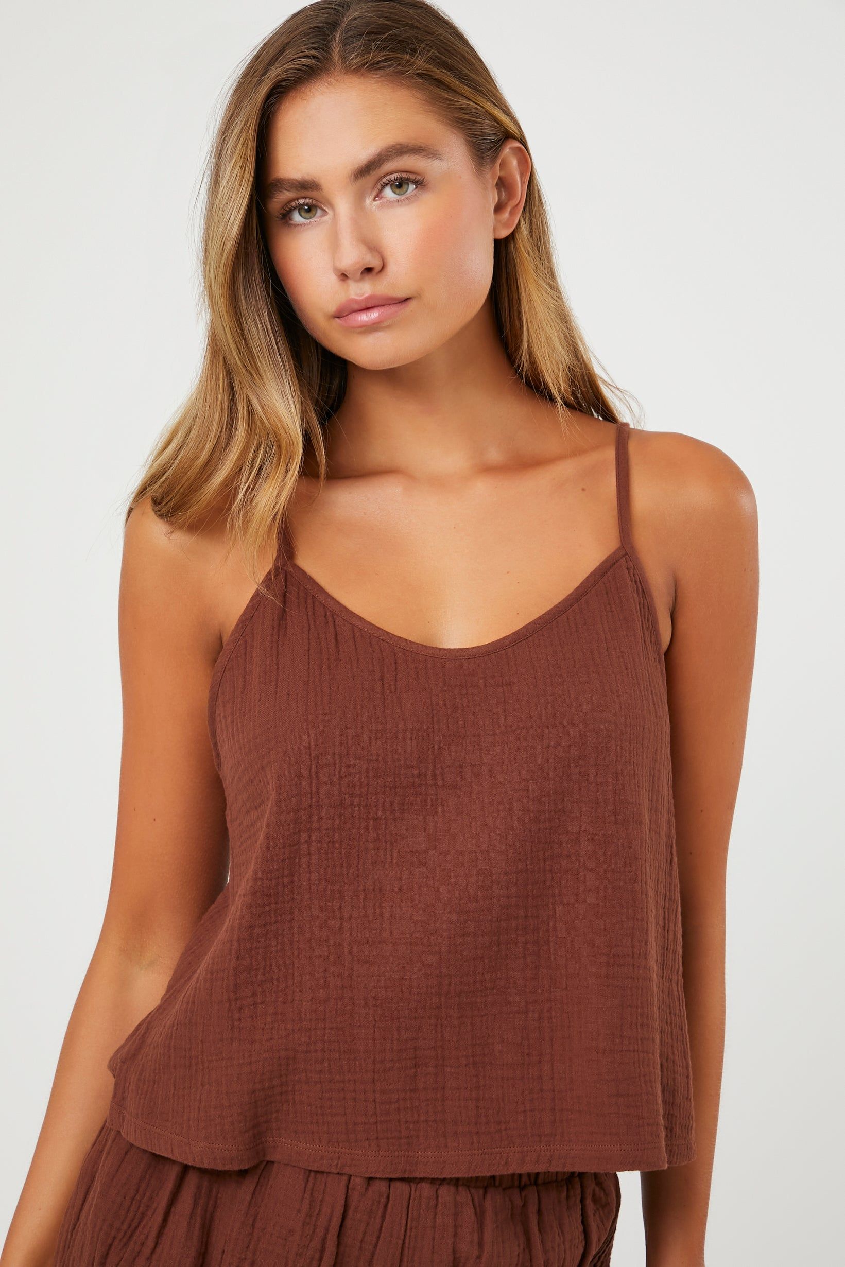 Ensemble de détente avec camisole et short en gaze sold by Urban Planet product image thumbnail 7