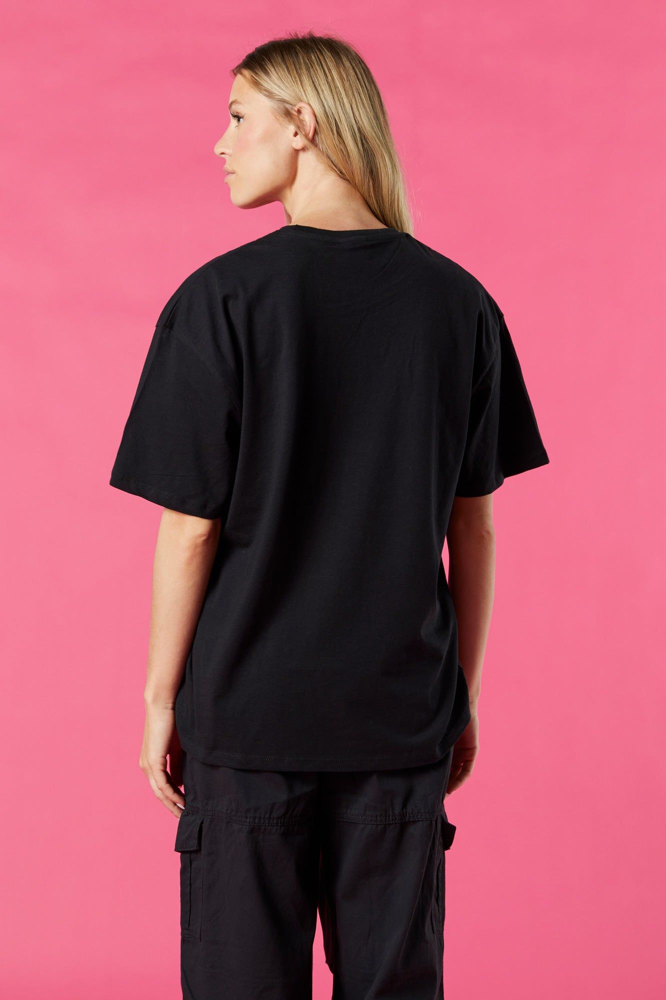 T-shirt de coupe garçonne noir à imprimé Barbie™ The Movie sold by Urban Planet product image thumbnail 2