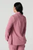 Blazer enveloppant en crêpe sold by Urban Planet