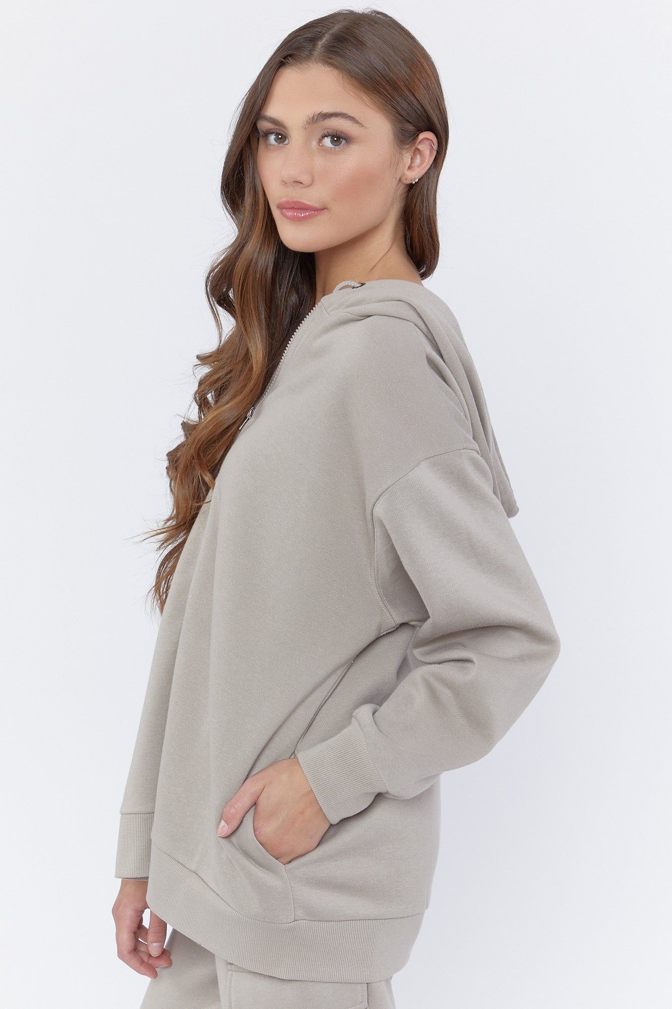 Haut surdimensionné à capuchon et fermeture à glissière sold by Urban Planet product image thumbnail 2