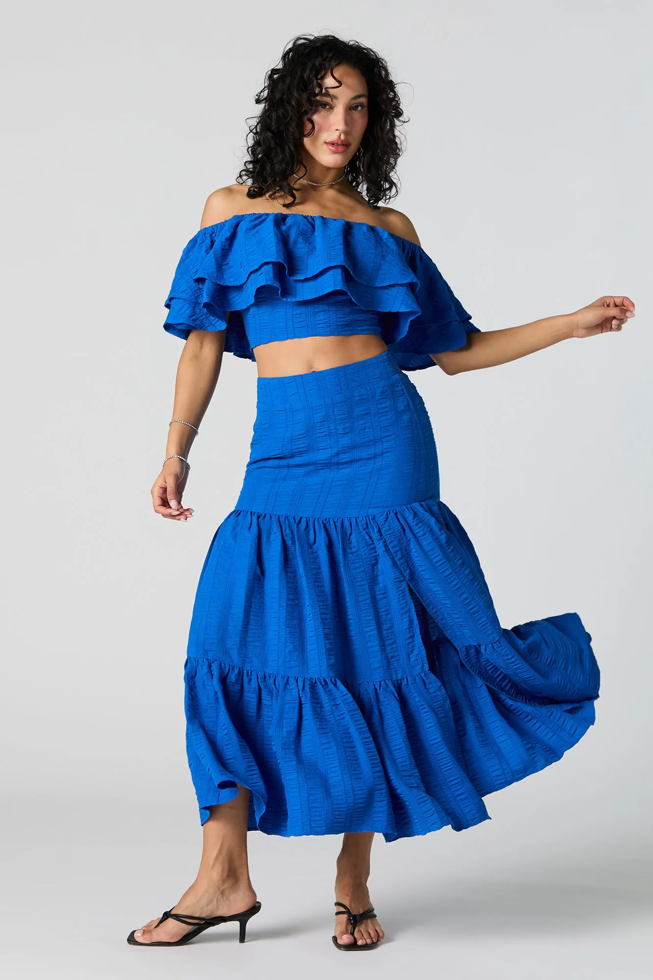 Jupe midi volantée avec fente sold by Urban Planet