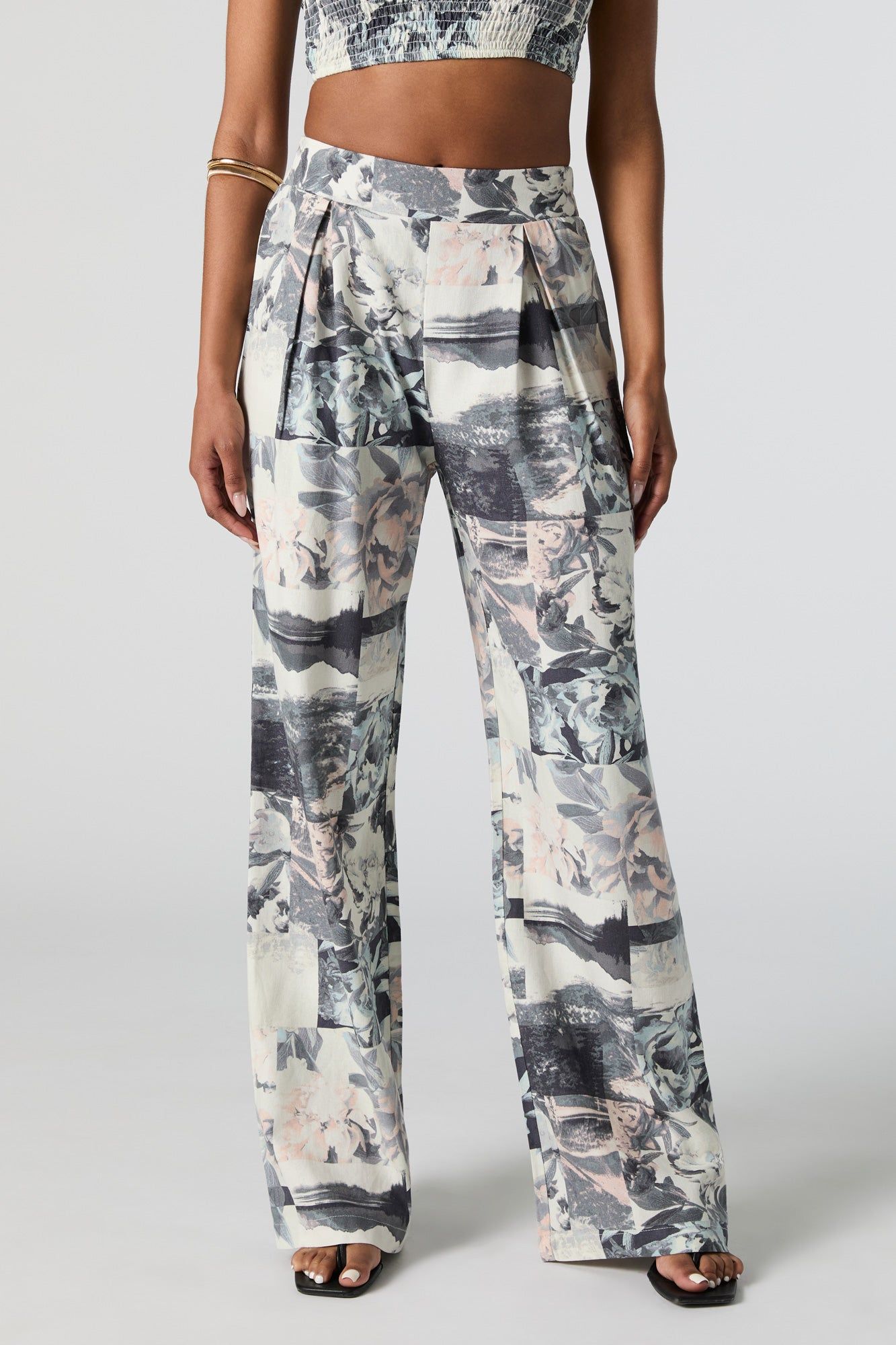 Pantalon plissé fleuri à jambe large sold by Urban Planet product image thumbnail 2