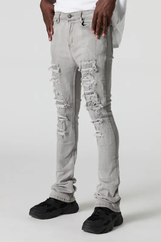 Jean ajusté d'aspect usé avec taille empilée sold by Urban Planet