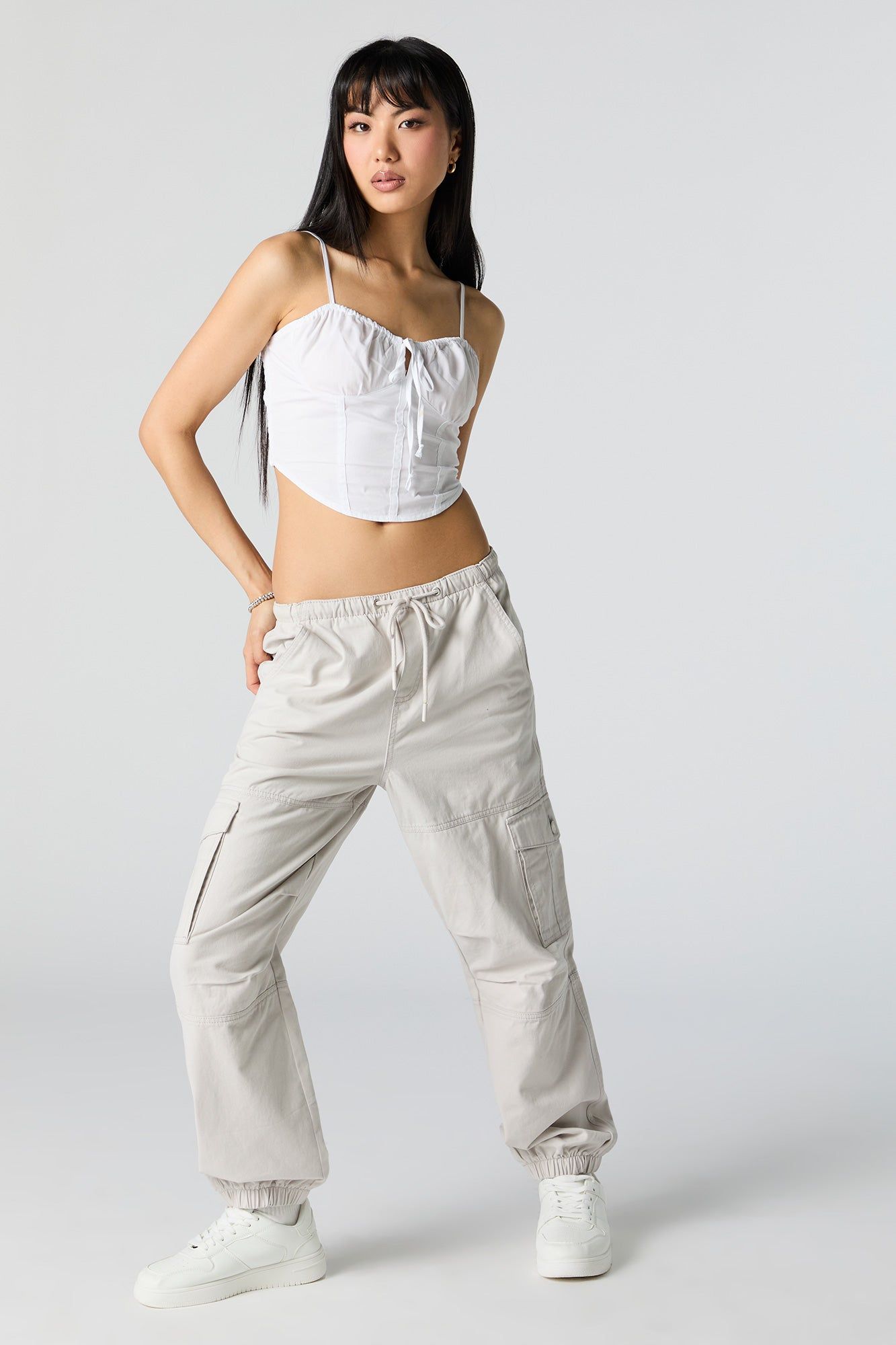 Jogger cargo à taille coulissante sold by Urban Planet