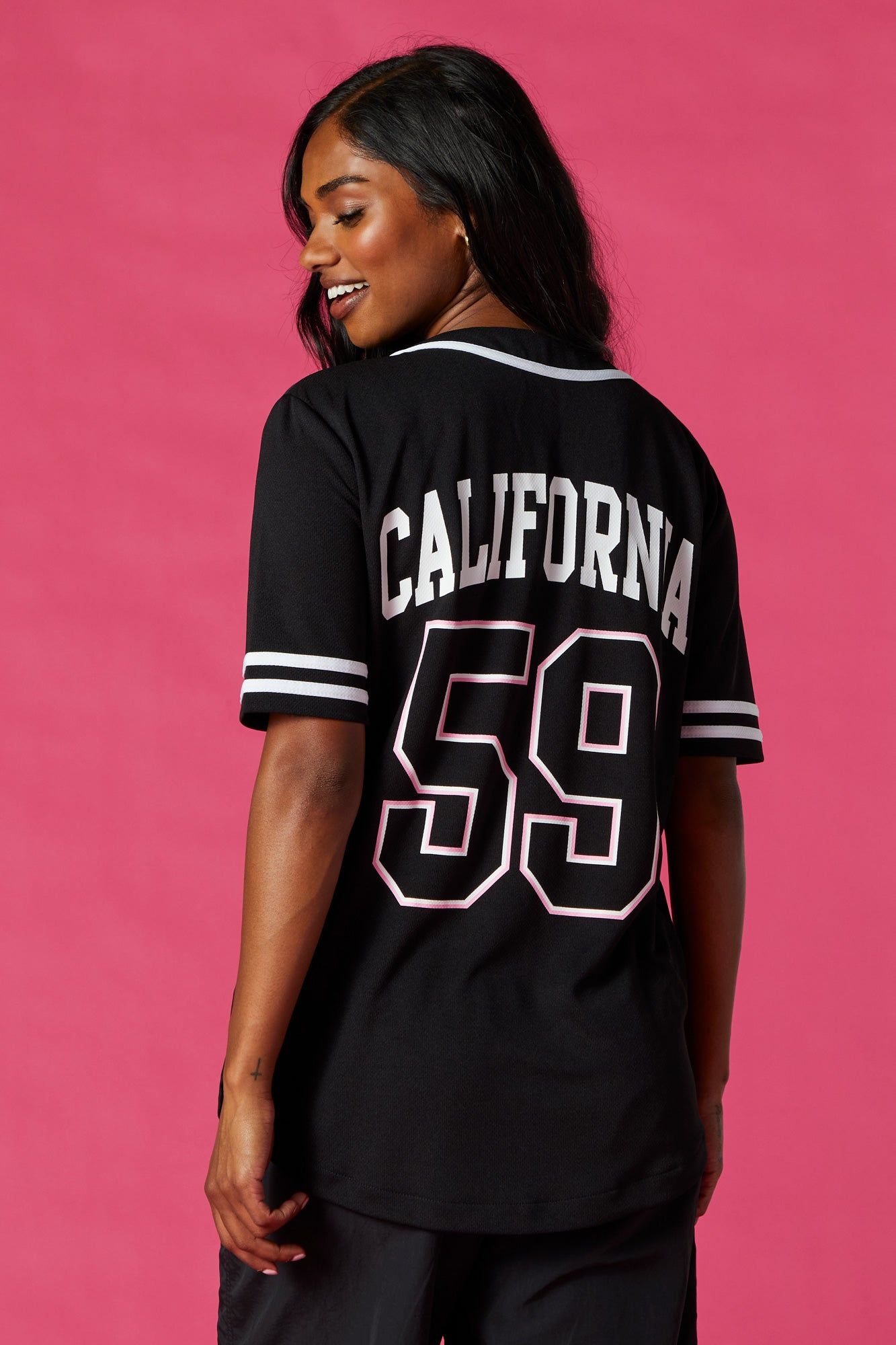 Jersey de baseball à imprimé Barbie™ sold by Urban Planet product image thumbnail 2