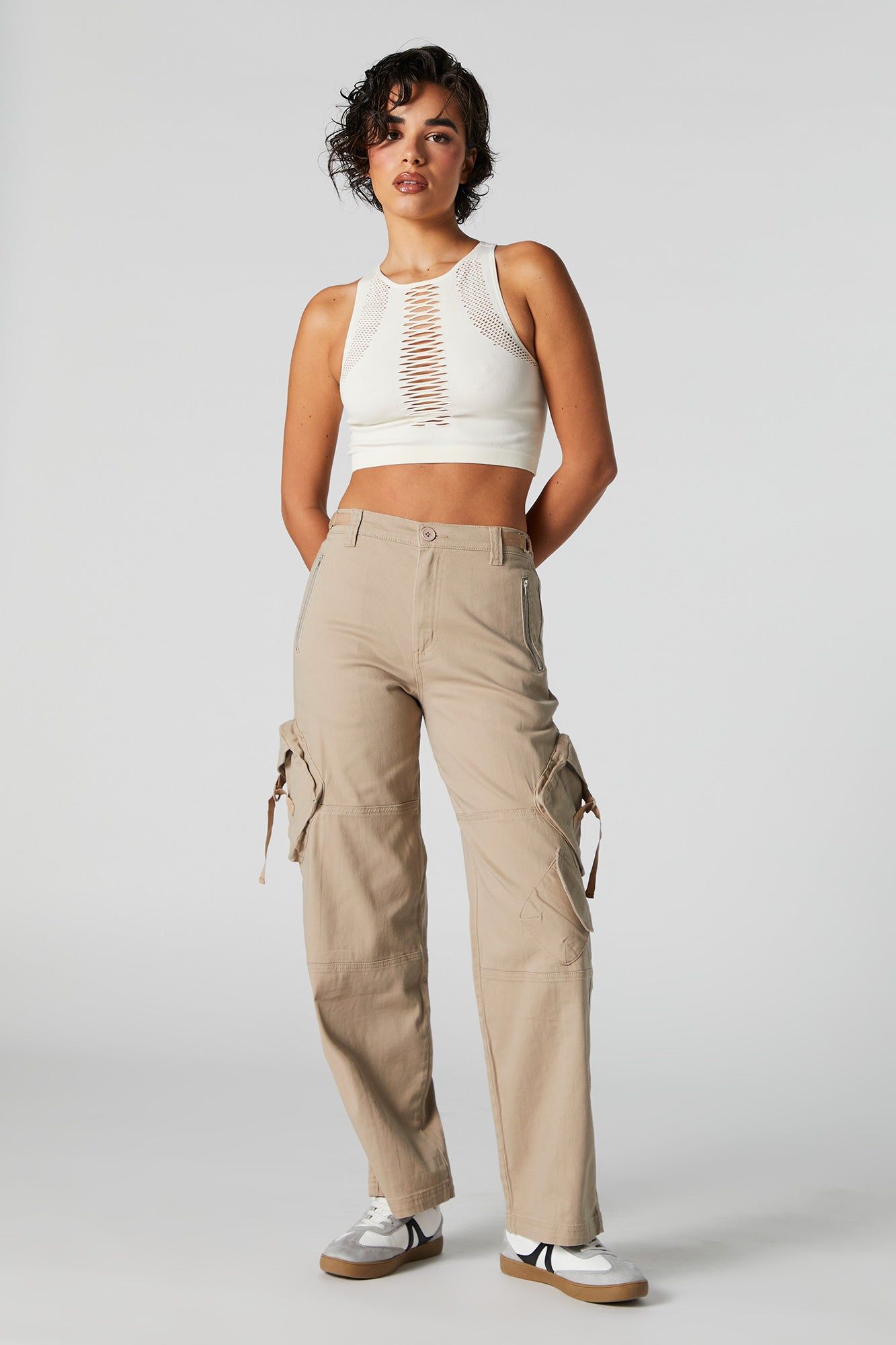 Pantalon cargo avec poches cavalière sold by Urban Planet