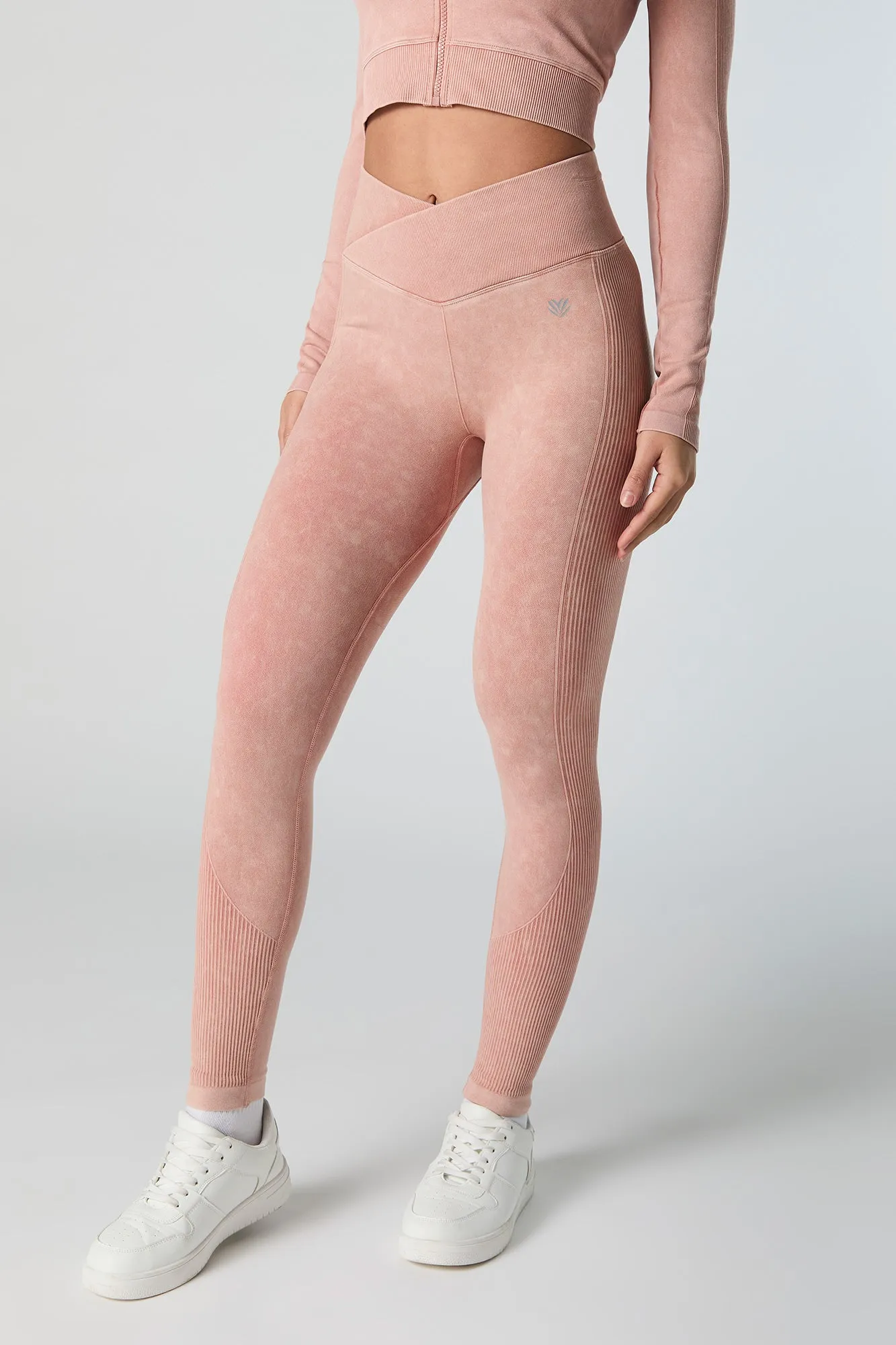 Legging Active délavé à surplis sold by Urban Planet product image thumbnail 2