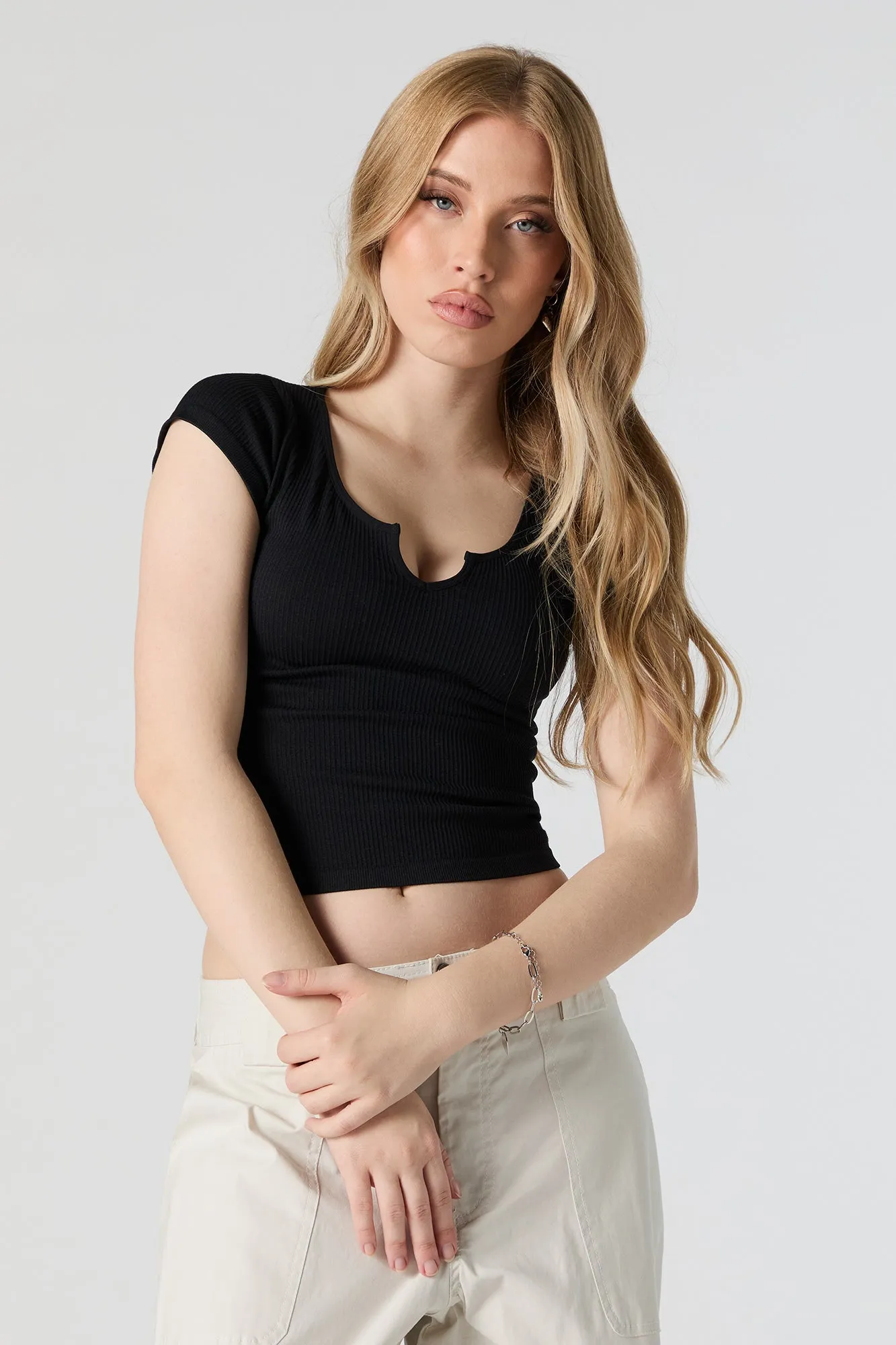 T-shirt côtelé à col cranté sans couture sold by Urban Planet product image thumbnail 5