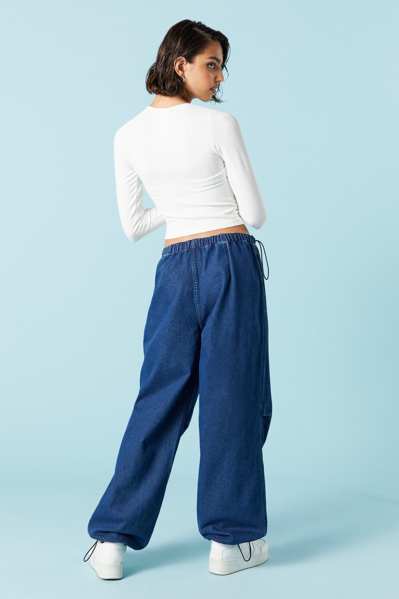 Jean cargo parachute en denim délavé foncé sold by Urban Planet product image thumbnail 3