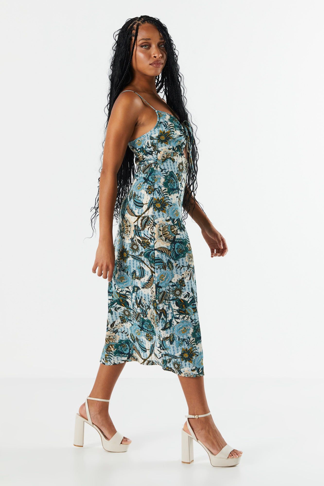 Robe midi fleurie bleue avec découpes sold by Urban Planet product image thumbnail 3