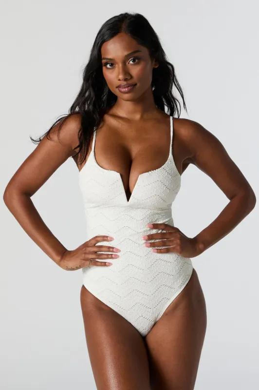 Maillot de bain une-pièce cranté crocheté sold by Urban Planet