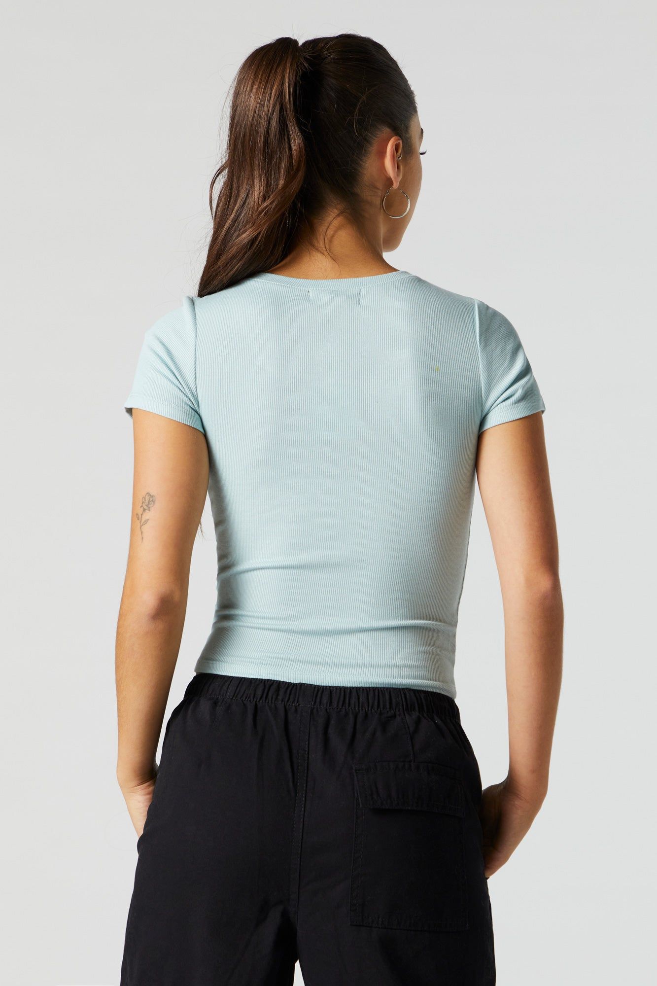 T-shirt ultracourt côtelé à encolure en V sold by Urban Planet product image thumbnail 3