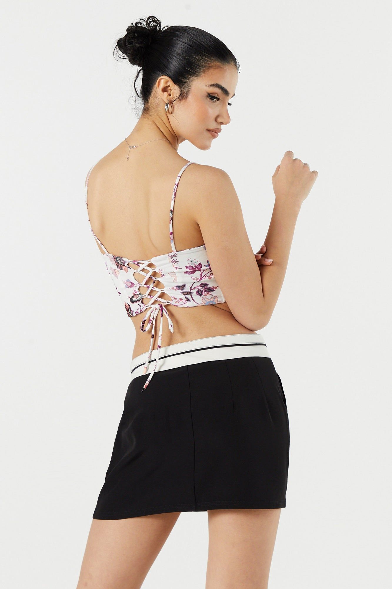 Haut corset court fleuri à encolure carrée sold by Urban Planet product image thumbnail 2