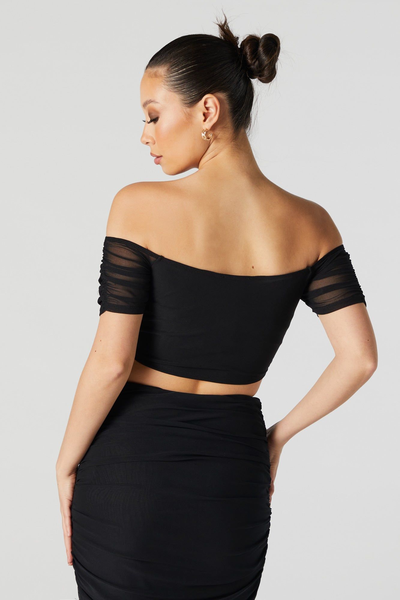 Haut court en filet ruché avec décolleté en coeur sold by Urban Planet product image thumbnail 5