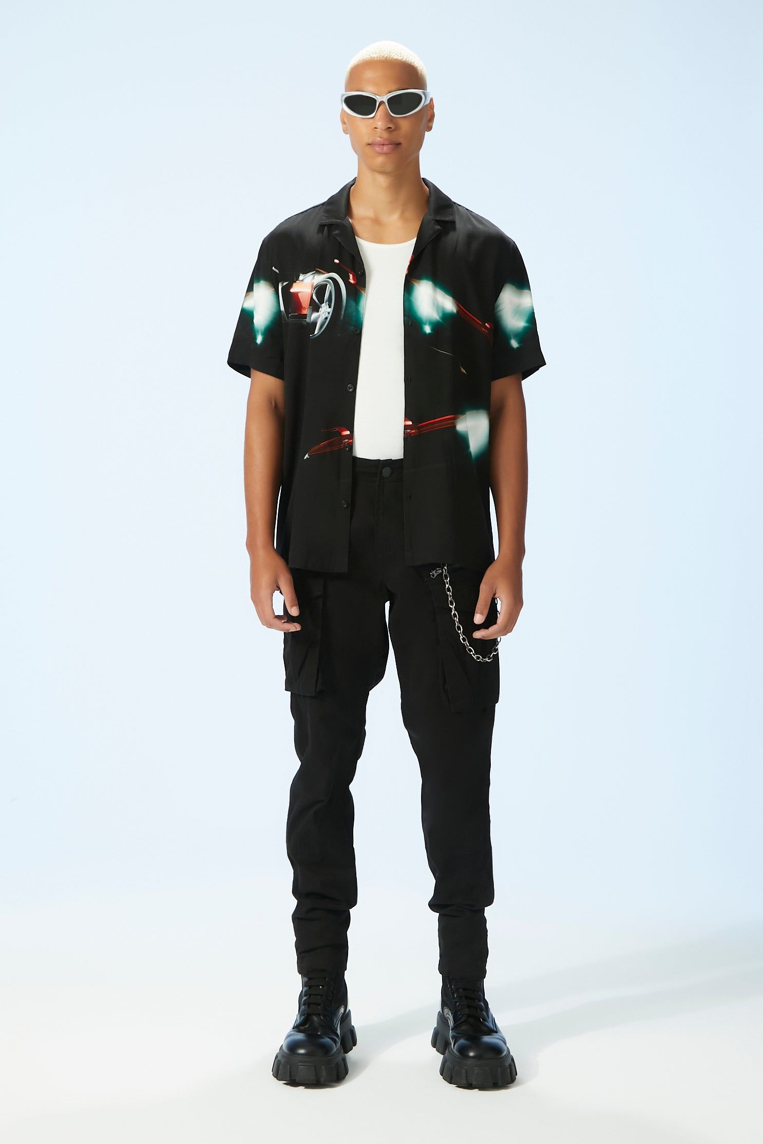 Haut boutonné avec motif abstrait de voiture sold by Urban Planet product image thumbnail 4